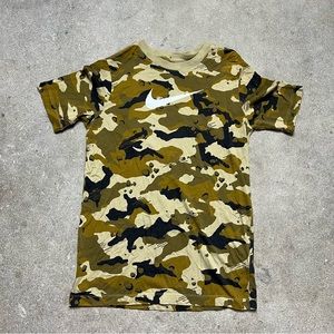 Nike Camo Tee 🪖✔️